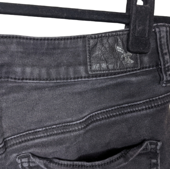 American Eagle Super Super Stretch High Waist Black Jean Shorties Size 8 🖤 - Picture 11 of 11